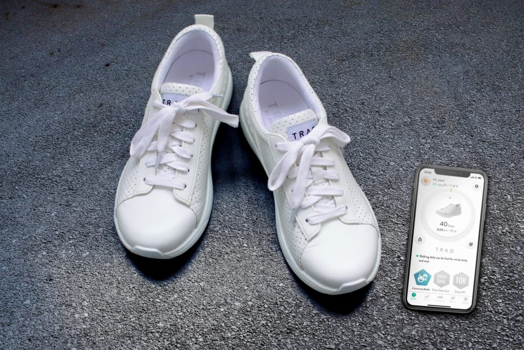 カリフォルニア発のウォーキングシューズ「TRAQ」を買って履いてみた！履き心地や歩きやすさは？連携アプリの使い勝手は？